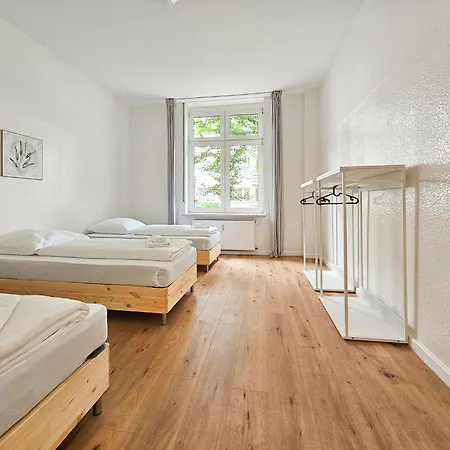 Tolstov - 4 Mit Terrasse *